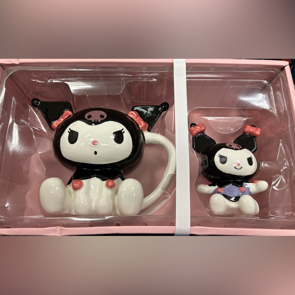 Hello kitty mug and figure